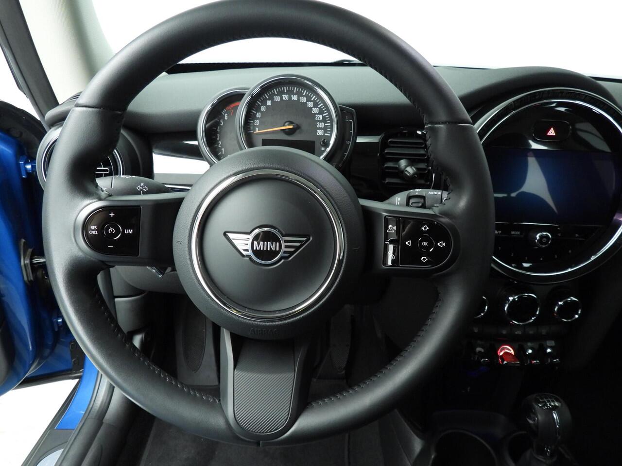 Mini ONE 3-deurs Sportstoelen / Climate / Cruise / LED / PDC / ISOFIX / Alu wielen black