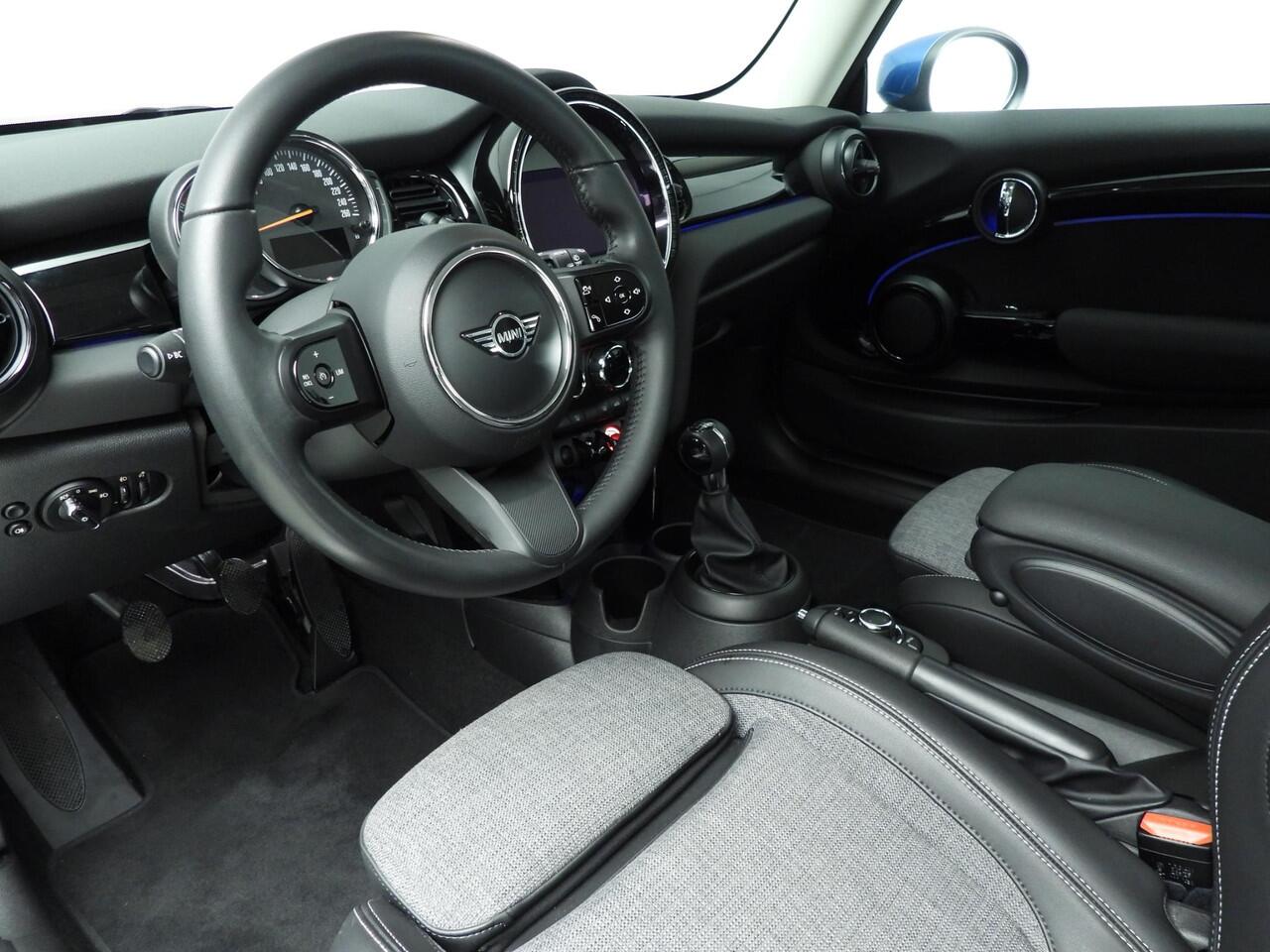 Mini ONE 3-deurs Sportstoelen / Climate / Cruise / LED / PDC / ISOFIX / Alu wielen black
