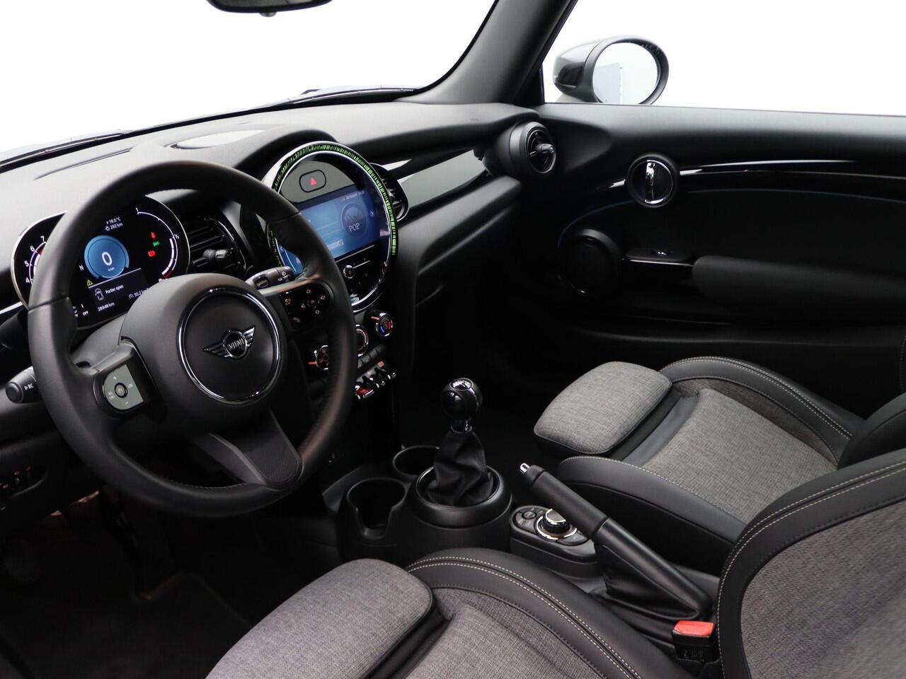 Mini ONE 3-deurs Business Edition + Classic + Connected Navigation Pakket + Sportstoelen + LED + 16''