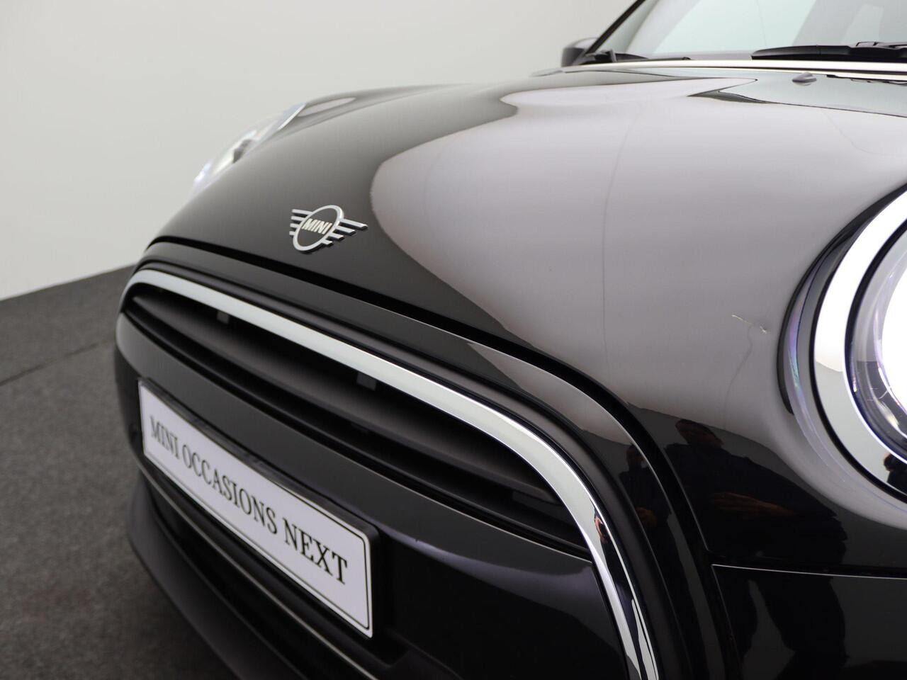 Mini ONE 3-deurs Business Edition + Classic + Connected Navigation Pakket + Sportstoelen + LED + 16''