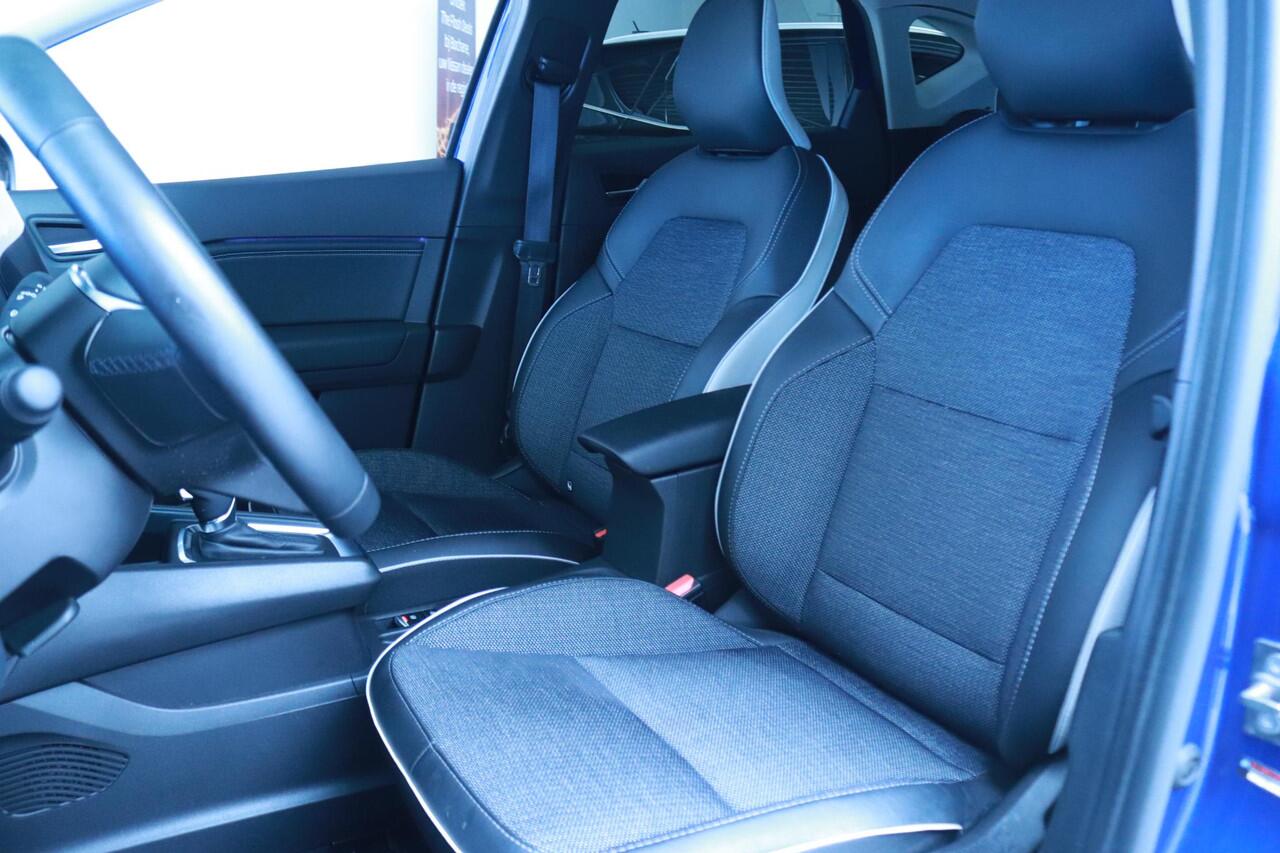 Mitsubishi ASX 1.6 HEV AT First Edition | Clima | Navigatie | Parkeersensoren voor, achter en camera