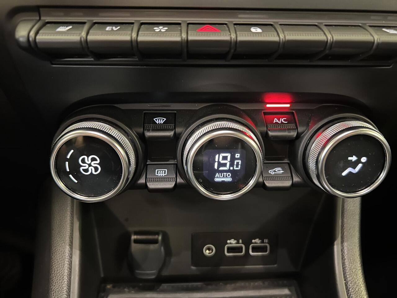 Mitsubishi ASX 1.6 HEV AT First Edition | Navigatie | Parkeersensoren | Cruise Control Adaptief |