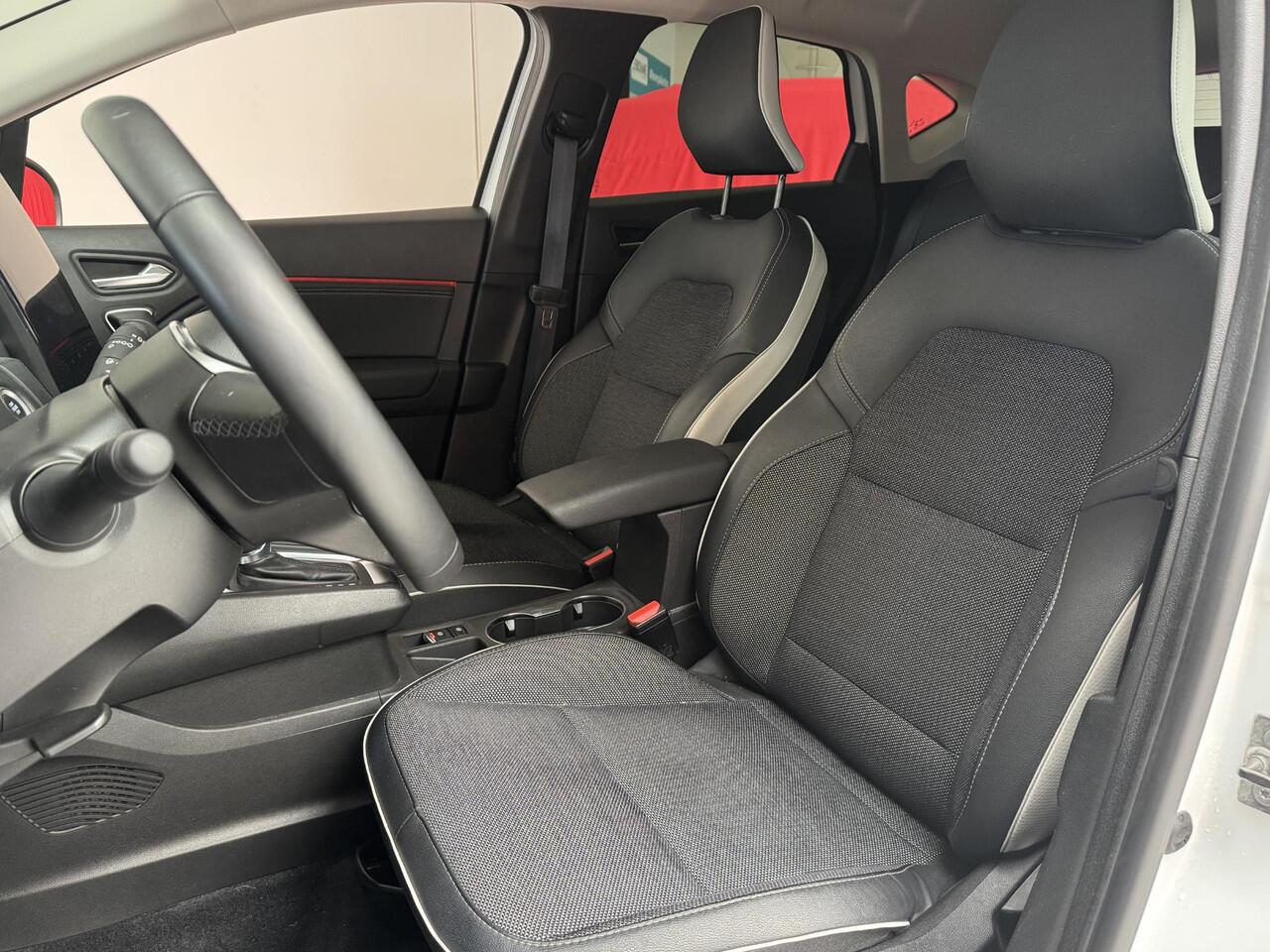 Mitsubishi ASX 1.6 HEV AT First Edition | Adaptieve cruise control | PDC + Achteruitrijcamera | Navigatie |