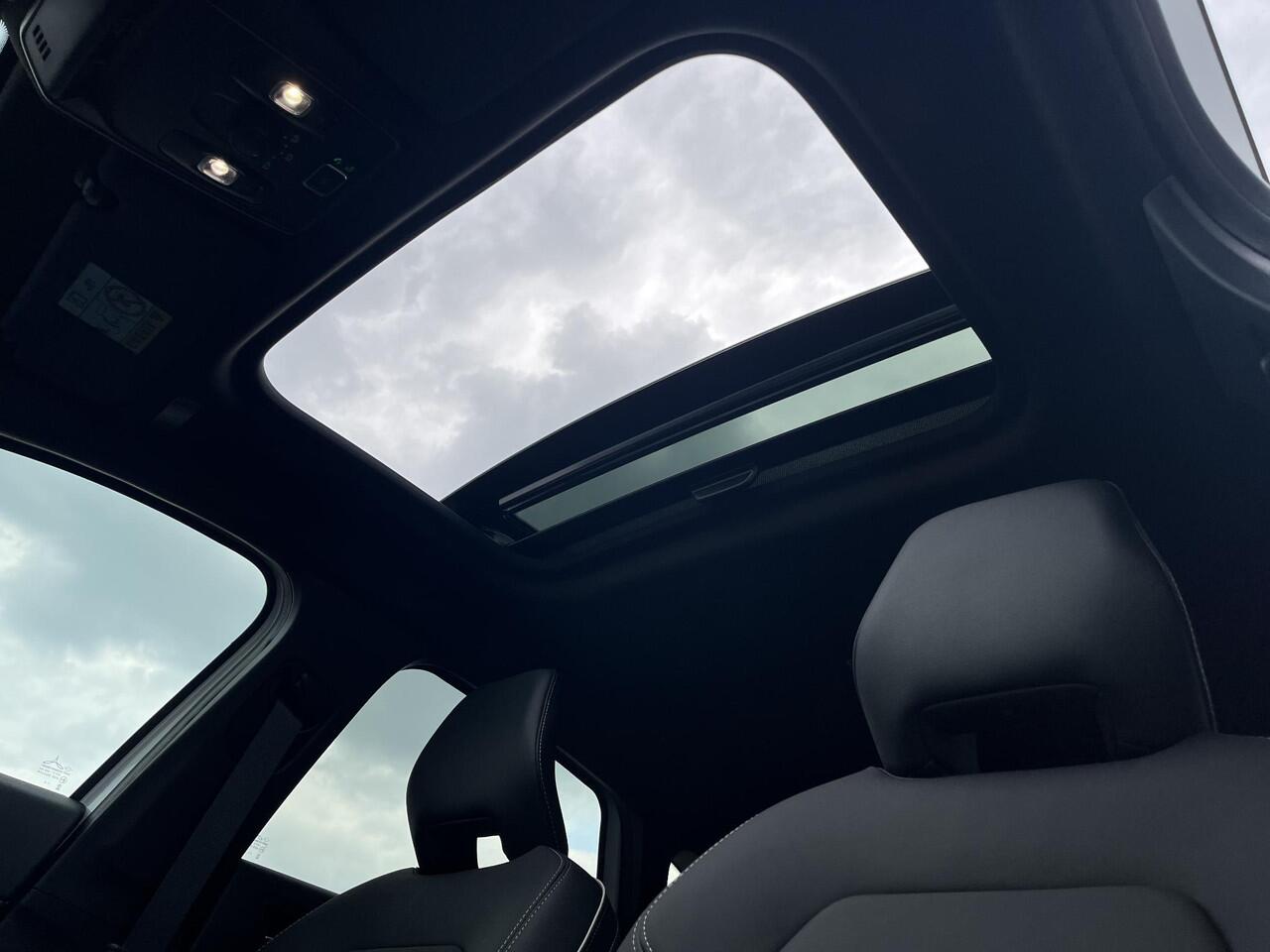 Mitsubishi ASX 1.8 HEV AT Instyle Automaat / Elektrisch Glazen- Schuif- en Kanteldak / Google Assistent / Stuurwiel- en Stoelverwarming voor / Adaptieve Cruise Control / Verwarmde Voorruit / Climate Control / Keyless Entry & Start / Elektrisch Verstelbare Bestuurderssto