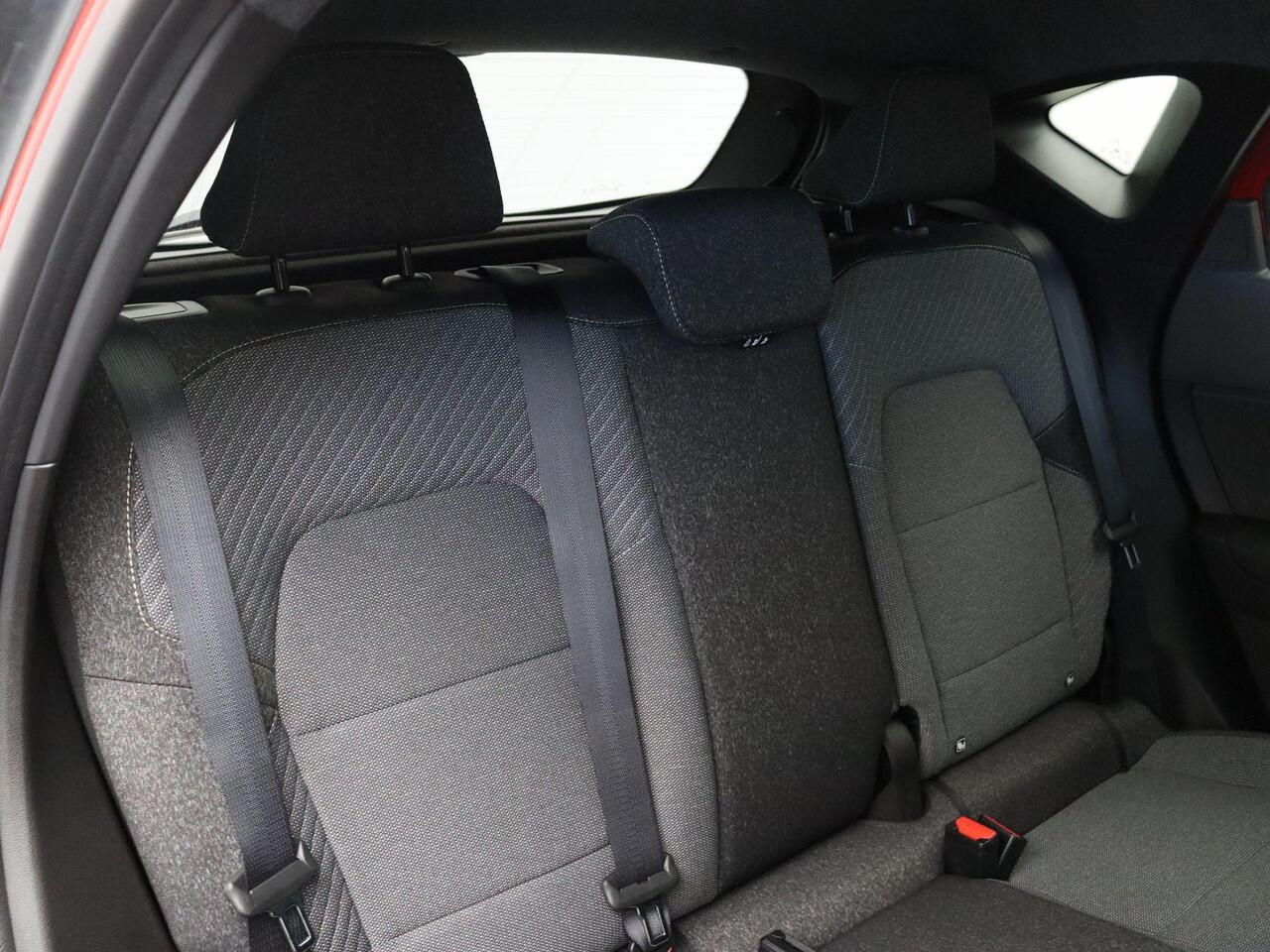 Mitsubishi ASX 1.8 HEV AT Intense+ | Adaptive cruise control | Verwarmbaar voorruit | 18" lichtmetalen velgen |