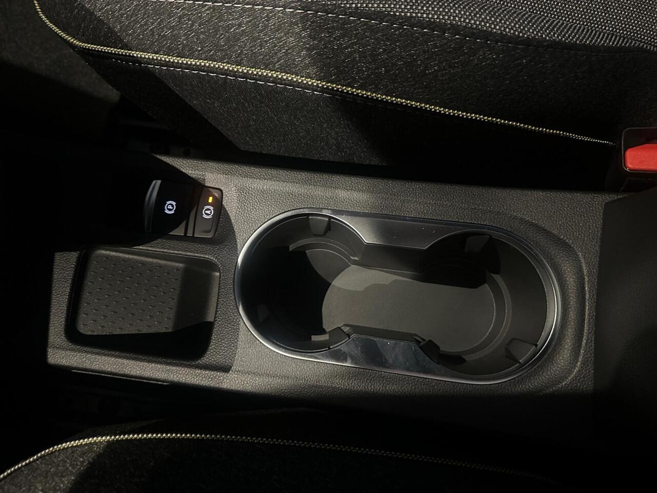 Mitsubishi ASX 1.8 HEV AT Executive | 3.000 Euro Korting | Compleet uitgerust | Navigatie | Camera's |