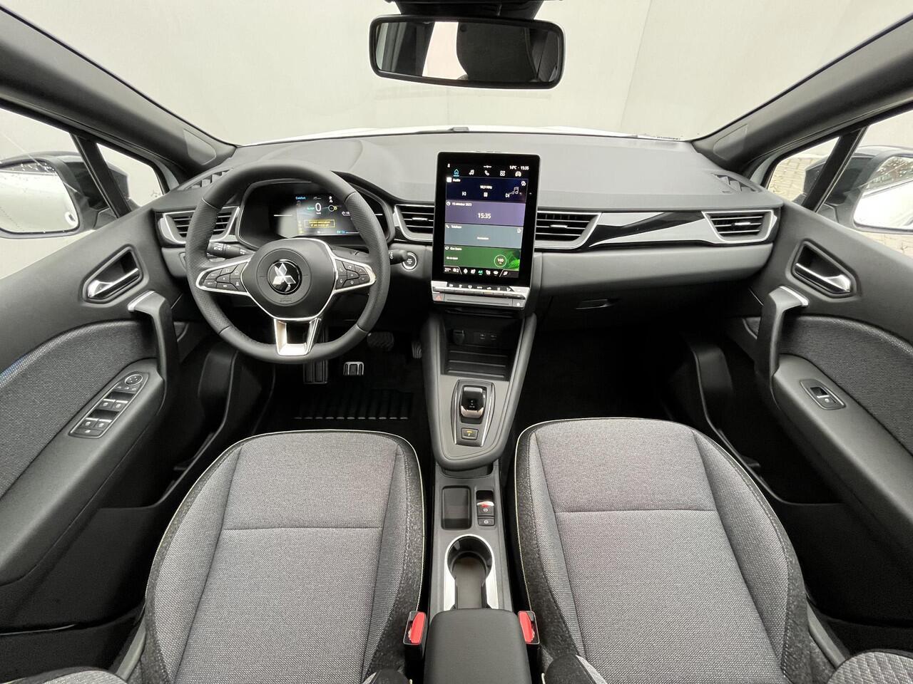 Mitsubishi ASX 1.8 HEV AT Intense+ / ¤ 3.000,- Voordeel op de Nieuwprijs / 8 Jaar Fabrieksgarantie / Achteruitrijcamera / Stuur- en Stoelverwarming / Voorruitverwarming / Keyless Entry & Start / Navigatie via Apple Carplay & Android Auto / Adaptieve Cruise Control / Cl