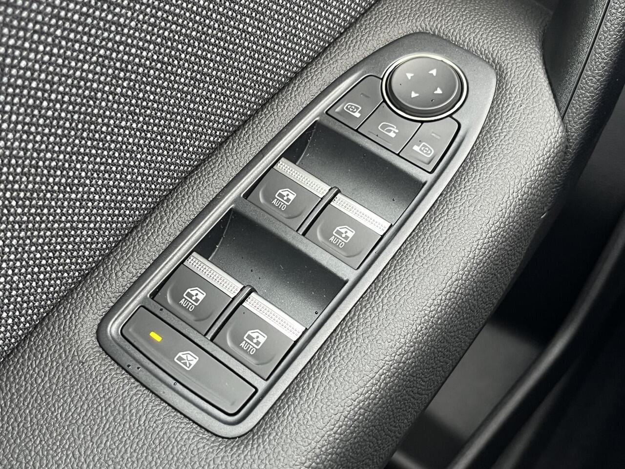 Mitsubishi ASX 1.8 HEV AT Intense+ / ¤3.000,- Voordeel Op de Nieuwprijs / NIEUW uit voorraad leverbaar! / Achteruitrijcamera / Navigatie via Apple Carplay & Android Auto / Stuur- en Stoelverwarming / Keyless Entry & Start / Adaptieve Cruise Control / Climate Control / V