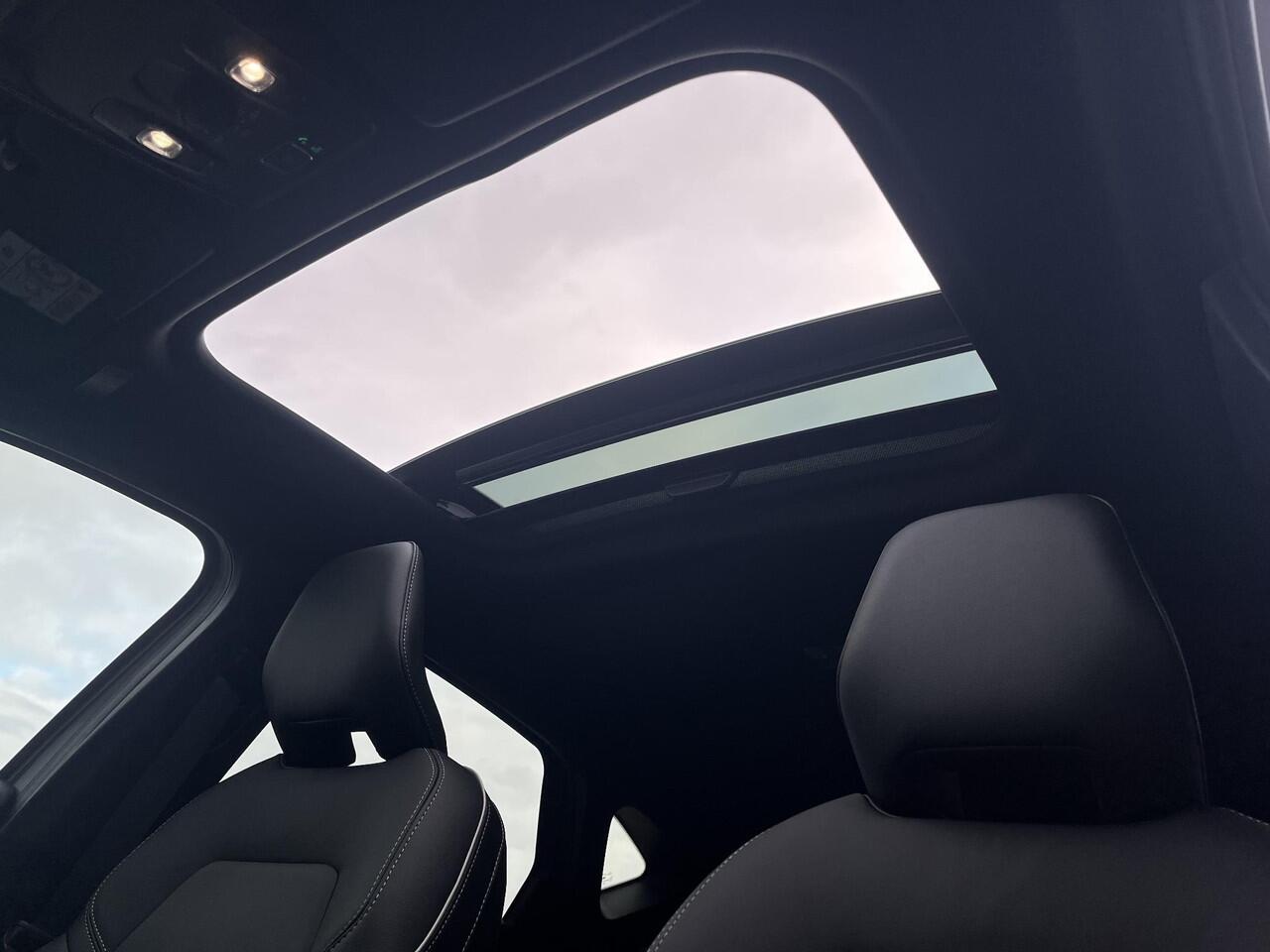 Mitsubishi ASX 1.8 HEV AT Instyle / ¤3.000,- Voordeel Op de Nieuwprijs / Elektrisch Glazen- Schuif- en Kanteldak / Google Assistent / Stuurwiel- en Stoelverwarming voor / Adaptieve Cruise Control / Verwarmde Voorruit / Climate Control / Keyless Entry & Start / Elektrisc