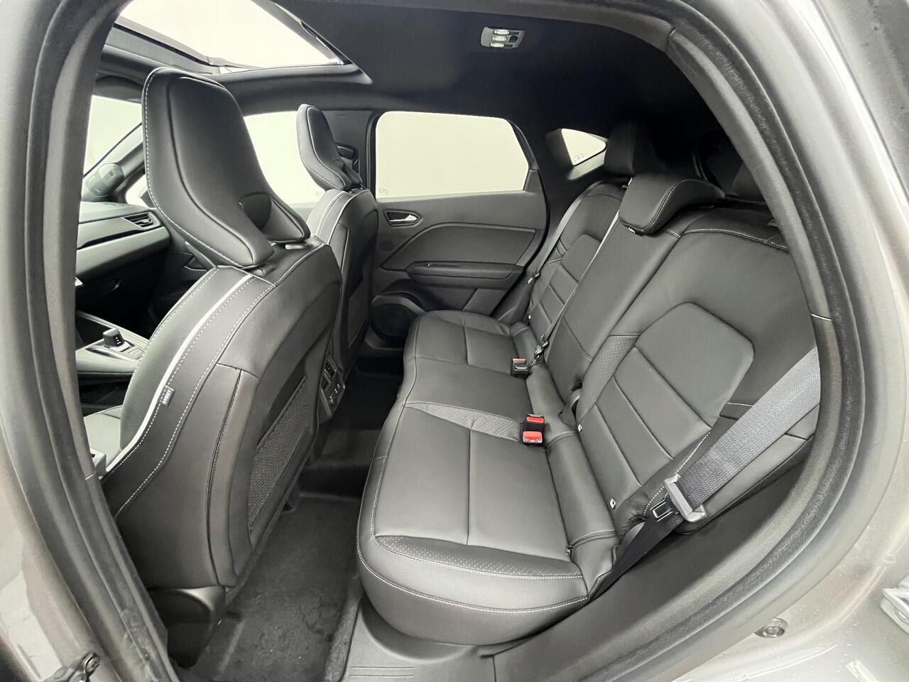 Mitsubishi ASX 1.8 HEV AT Instyle / ¤3.000,- Voordeel Op de Nieuwprijs / Elektrisch Glazen- Schuif- en Kanteldak / Google Assistent / Stuurwiel- en Stoelverwarming voor / Adaptieve Cruise Control / Verwarmde Voorruit / Climate Control / Keyless Entry & Start / Elektrisc