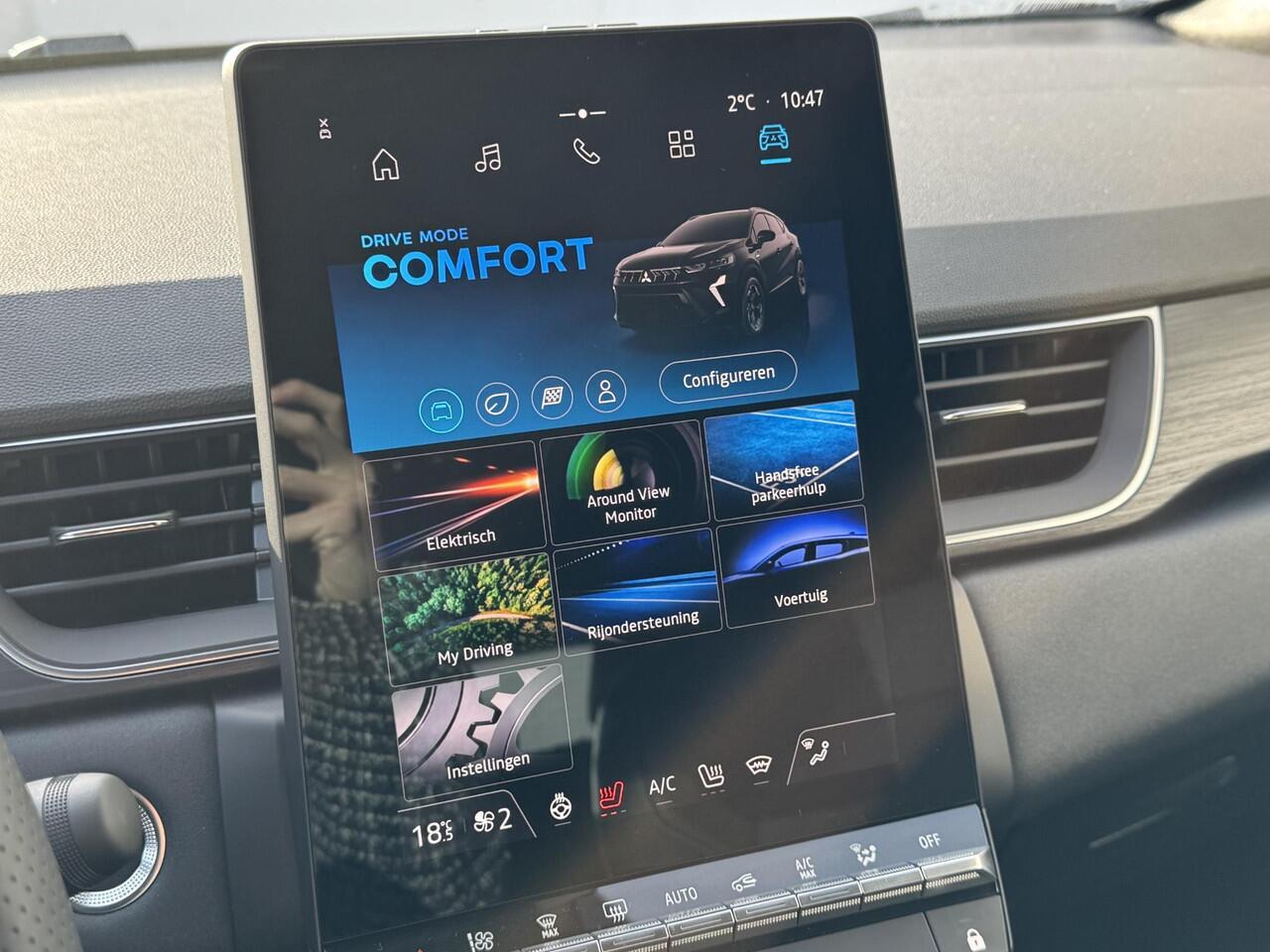 Mitsubishi ASX 1.8 HEV AT Instyle / ¤3.000,- Voordeel Op de Nieuwprijs / Elektrisch Glazen- Schuif- en Kanteldak / Google Assistent / Stuurwiel- en Stoelverwarming voor / Adaptieve Cruise Control / Verwarmde Voorruit / Climate Control / Keyless Entry & Start / Elektrisc