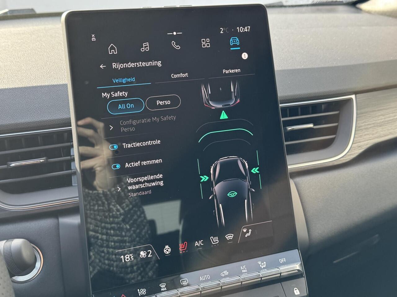 Mitsubishi ASX 1.8 HEV AT Instyle / ¤3.000,- Voordeel Op de Nieuwprijs / Elektrisch Glazen- Schuif- en Kanteldak / Google Assistent / Stuurwiel- en Stoelverwarming voor / Adaptieve Cruise Control / Verwarmde Voorruit / Climate Control / Keyless Entry & Start / Elektrisc