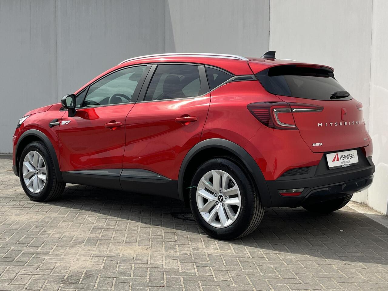 Mitsubishi ASX 1.8 HEV AT Intense Automaat / ¤3000,- Voordeel Op de Nieuwprijs / NIEUW uit voorraad leverbaar! / Achteruitrijcamera / Navigatie via Apple Carplay & Android Auto / Keyless Entry & Start / Verwarmde Voorstoelen / Cruise- en Climate Control / Parkeersensore