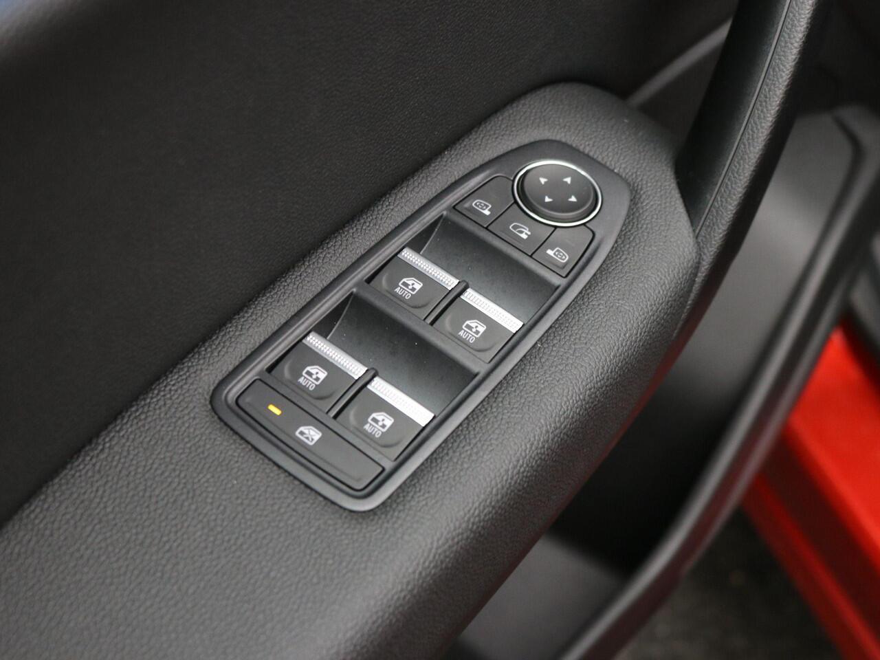 Mitsubishi ASX 1.8 HEV AT Instyle / Elektrisch Glazen- Schuif- en Kanteldak / Google Assistent / Stuurwiel- en Stoelverwarming voor / Adaptieve Cruise Control / Verwarmde Voorruit / Climate Control / Keyless Entry & Start / Elektrisch Verstelbare Bestuurdersstoel / Harm