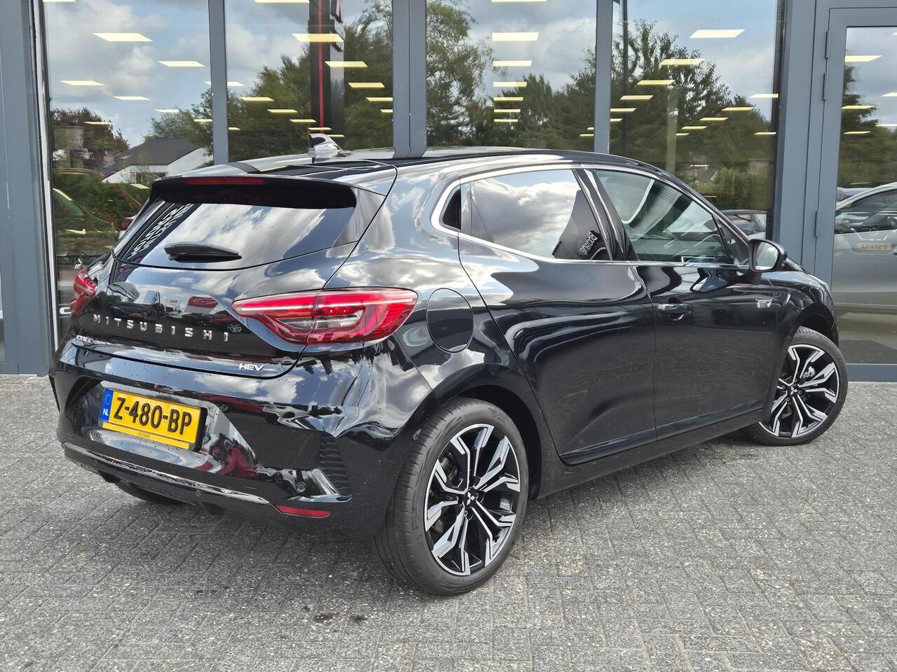 Mitsubishi COLT 1.6 HEV First Edition