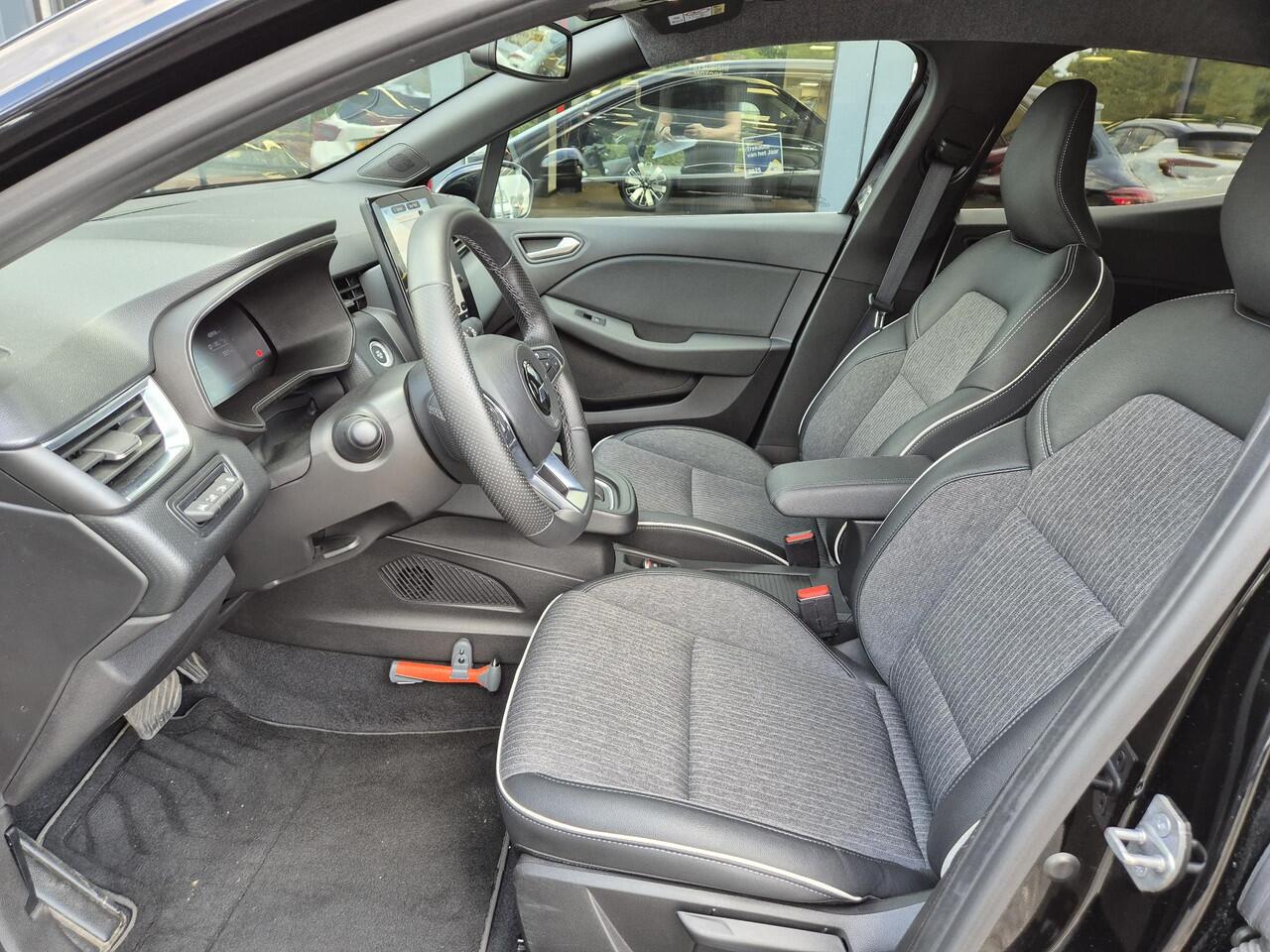 Mitsubishi COLT 1.6 HEV First Edition