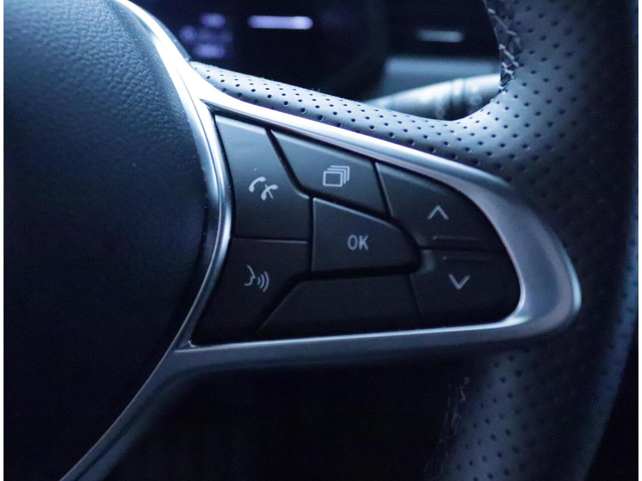 Mitsubishi COLT 1.6 HEV First Edition Clima/Navi/Stoelverwarming