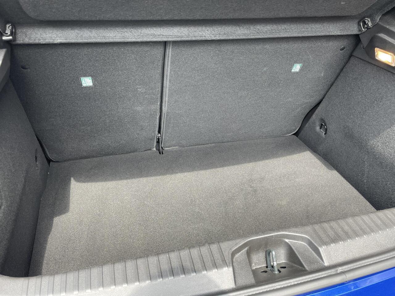 Mitsubishi COLT 1.6 HEV First Edition