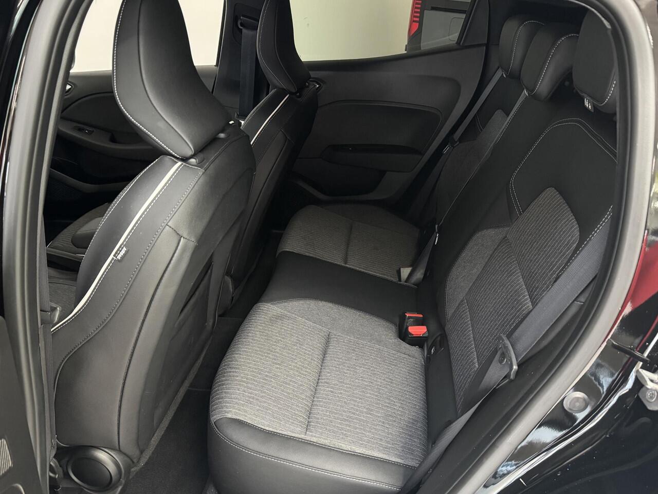 Mitsubishi COLT 1.0T MT First Edition | Navigatie | Stoel + stuurverwarming | Camera | Lichtmetalen velgen 17" | All-Season |