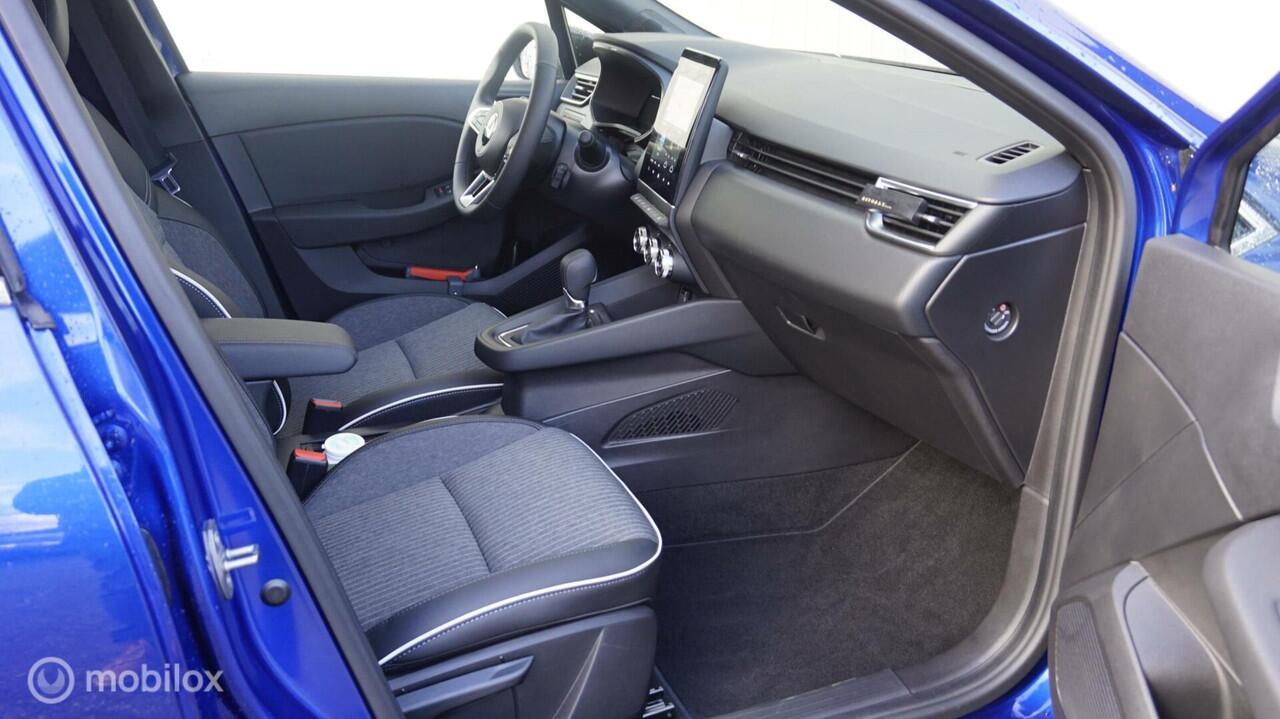 Mitsubishi COLT 1.6 HEV First Edition