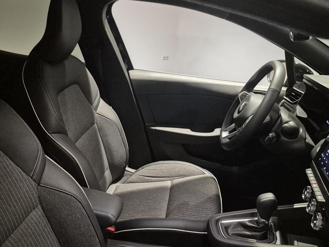 Mitsubishi COLT 1.6 Hybrid 145PK Automaat First Edition | Climate control | Achteruitrijcamera | Adaptieve cruise control |