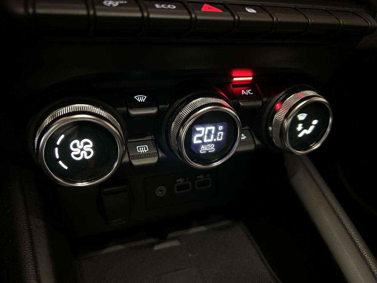 Mitsubishi COLT 1.0T MT Intense | All-Season banden | Achteruitrijcamera | Apple CarPlay / Android Auto | Climate Control