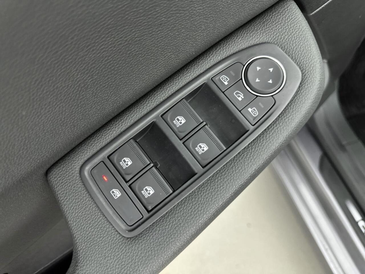 Mitsubishi COLT 1.0T MT Instyle | Inklapbare Trekhaak | 360° Camera | BOSE