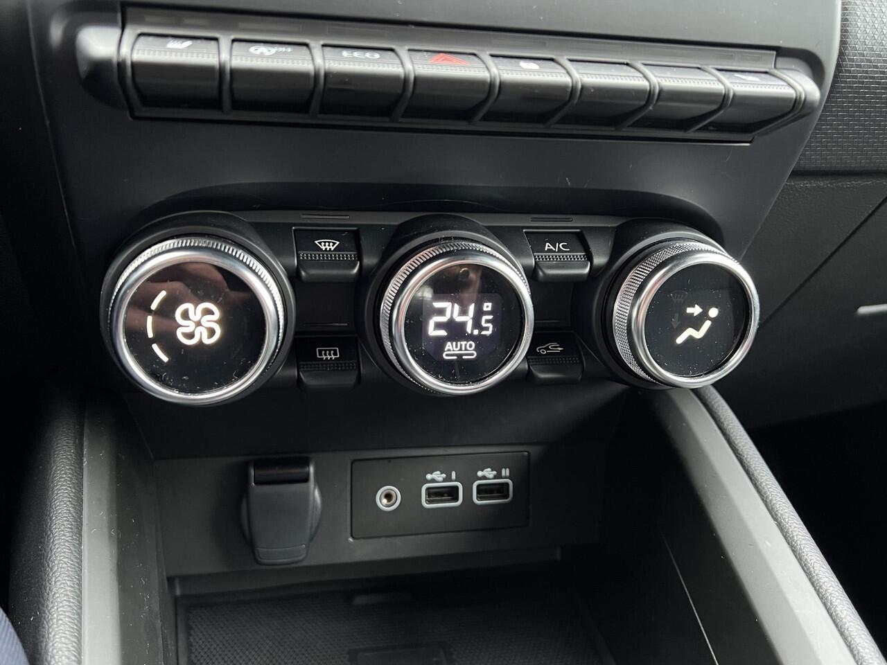 Mitsubishi COLT 1.0T MT First Edition | Navigatie | Stoel- en Stuurverwarming | Adaptieve Cruise Control | FABRIEKSGARANTIE TOT 04-2032!