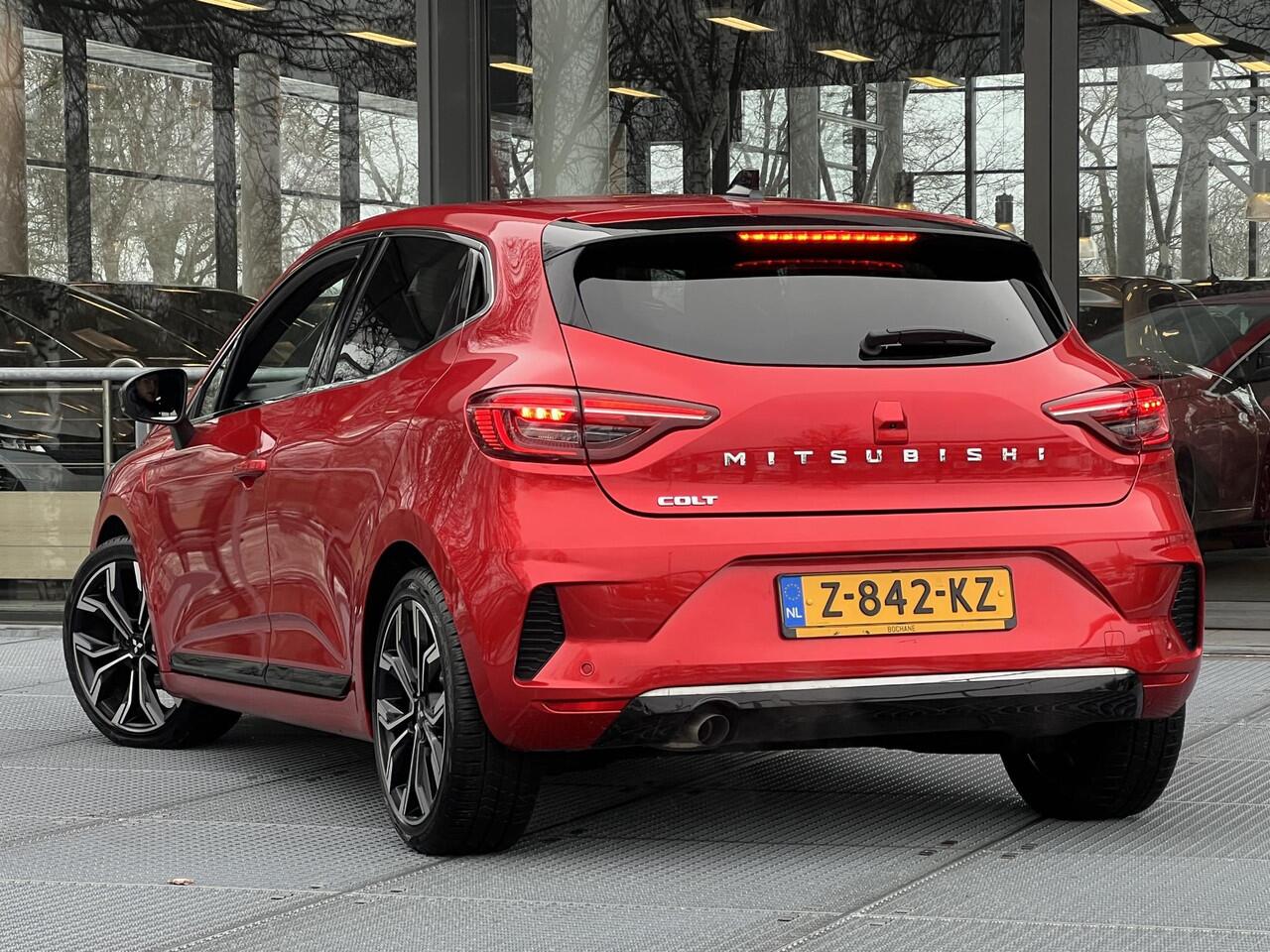 Mitsubishi COLT 1.0T MT First Edition | Navigatie | Stoel- en Stuurverwarming | Adaptieve Cruise Control | FABRIEKSGARANTIE TOT 04-2032!