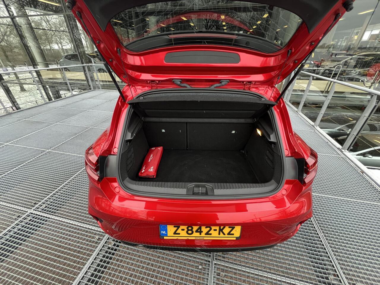 Mitsubishi COLT 1.0T MT First Edition | Navigatie | Stoel- en Stuurverwarming | Adaptieve Cruise Control | FABRIEKSGARANTIE TOT 04-2032!