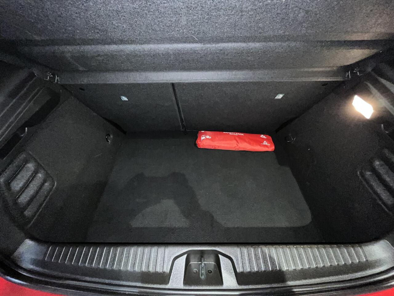 Mitsubishi COLT 1.6 HEV Intense | Apple Carplay/Android Auto | Climate control | Cruise control |