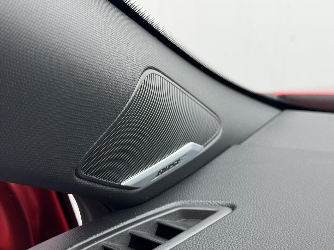 Mitsubishi COLT 1.6 HEV Instyle / ¤2500,- Voordeel Op Nieuwprijs / Rijklaarprijs / Direct Leverbaar