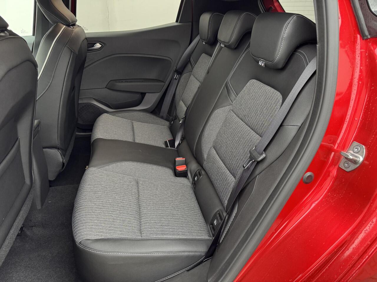 Mitsubishi COLT 1.6 HEV Instyle / ¤2500,- Voordeel Op Nieuwprijs / Rijklaarprijs / Direct Leverbaar