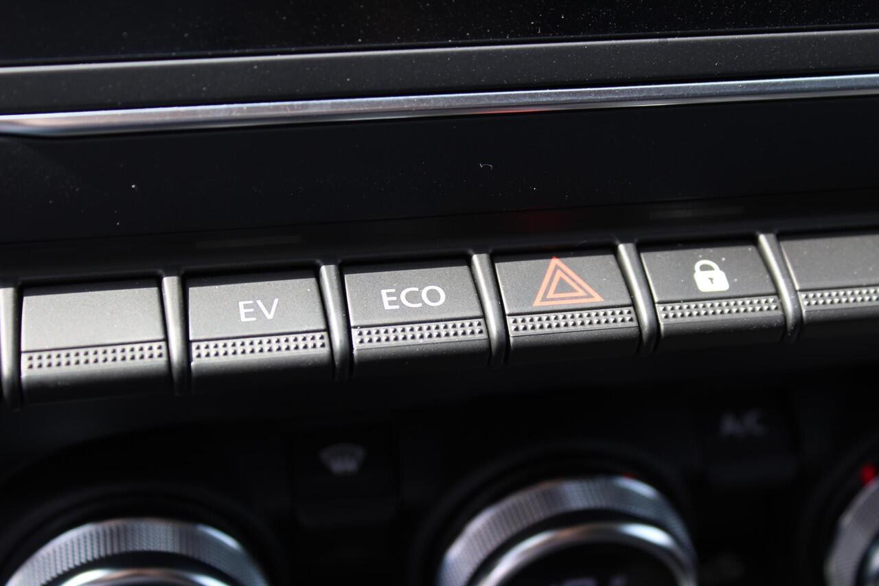 Mitsubishi COLT 1.6 HEV Intense / ¤2500,- Voordeel Op Nieuwprijs / Rijklaarprijs / Direct Leverbaar / 8 Jaar Fabrieksgarantie /