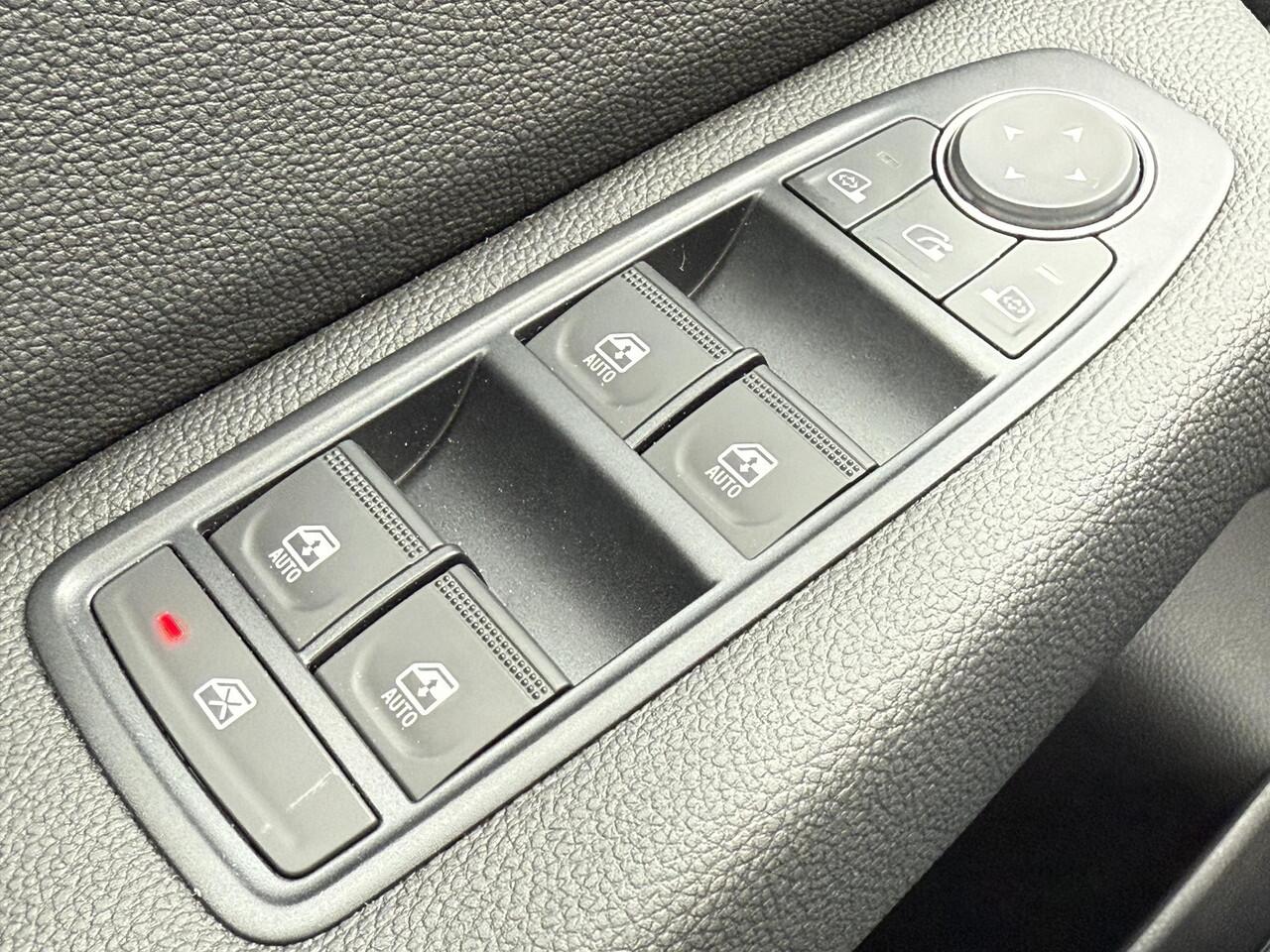 Mitsubishi COLT 1.0T MT Instyle / 360° Camera / Apple Carplay & Android Auto / Navigatie full map / Stuur- en Stoelverwarming / Adaptieve Cruise Control / Bose Premium Audio /