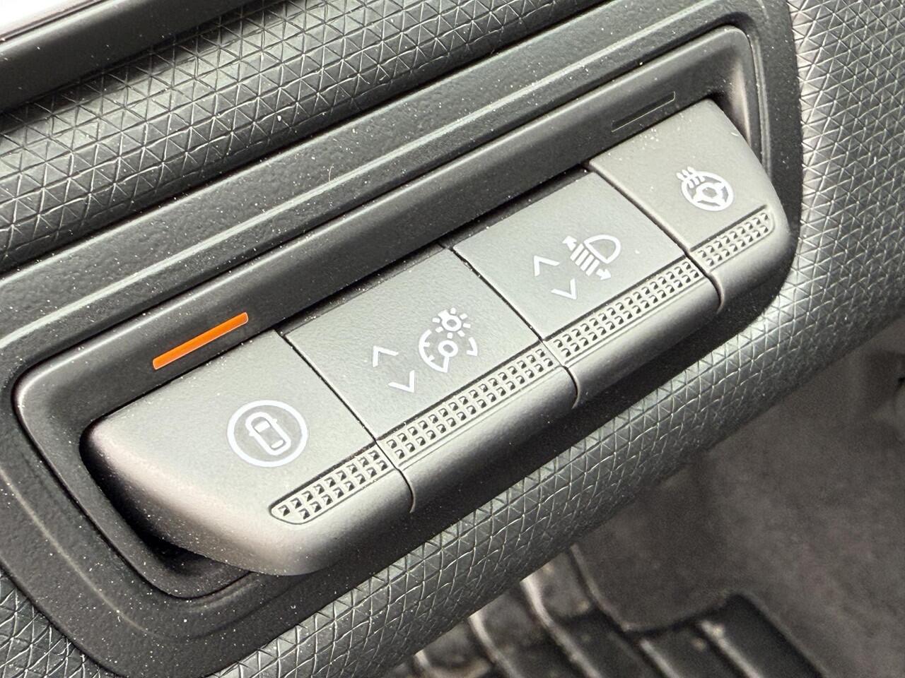 Mitsubishi COLT 1.0T MT Instyle / 360° Camera / Apple Carplay & Android Auto / Navigatie full map / Stuur- en Stoelverwarming / Adaptieve Cruise Control / Bose Premium Audio /