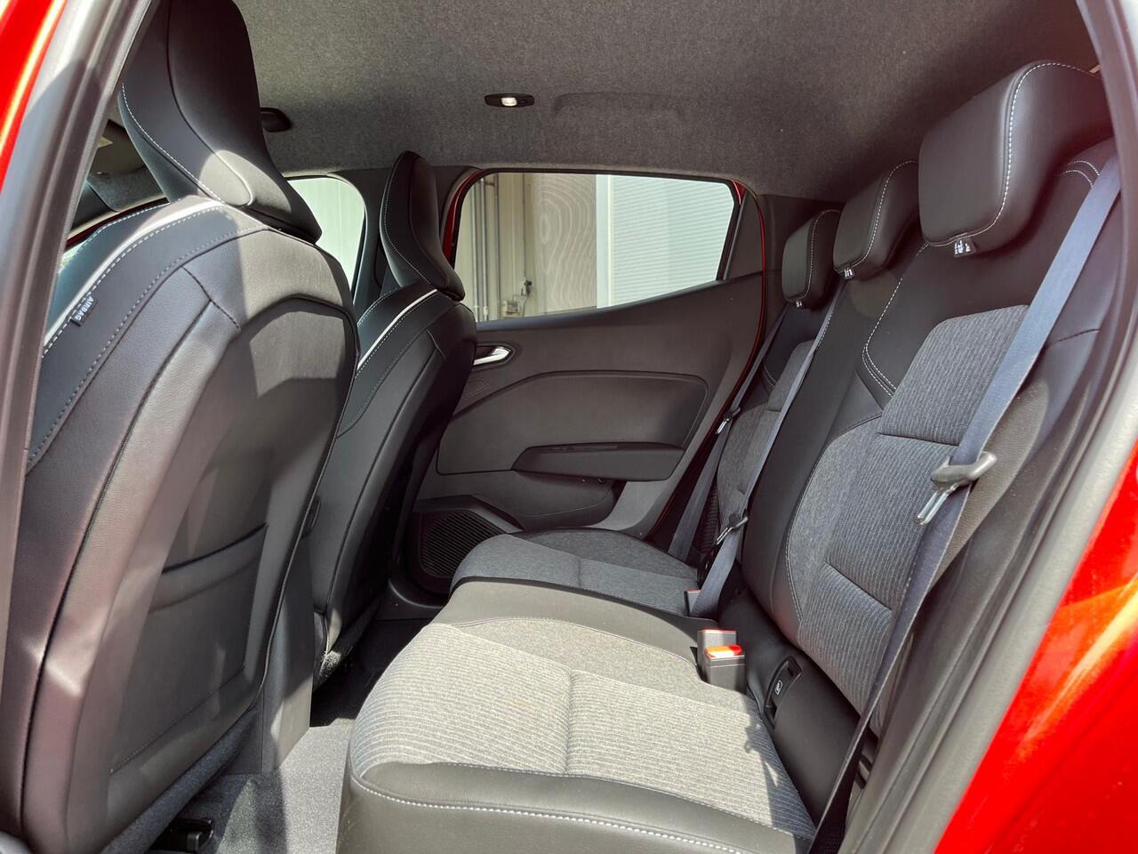 Mitsubishi COLT 1.6 HEV First Edition