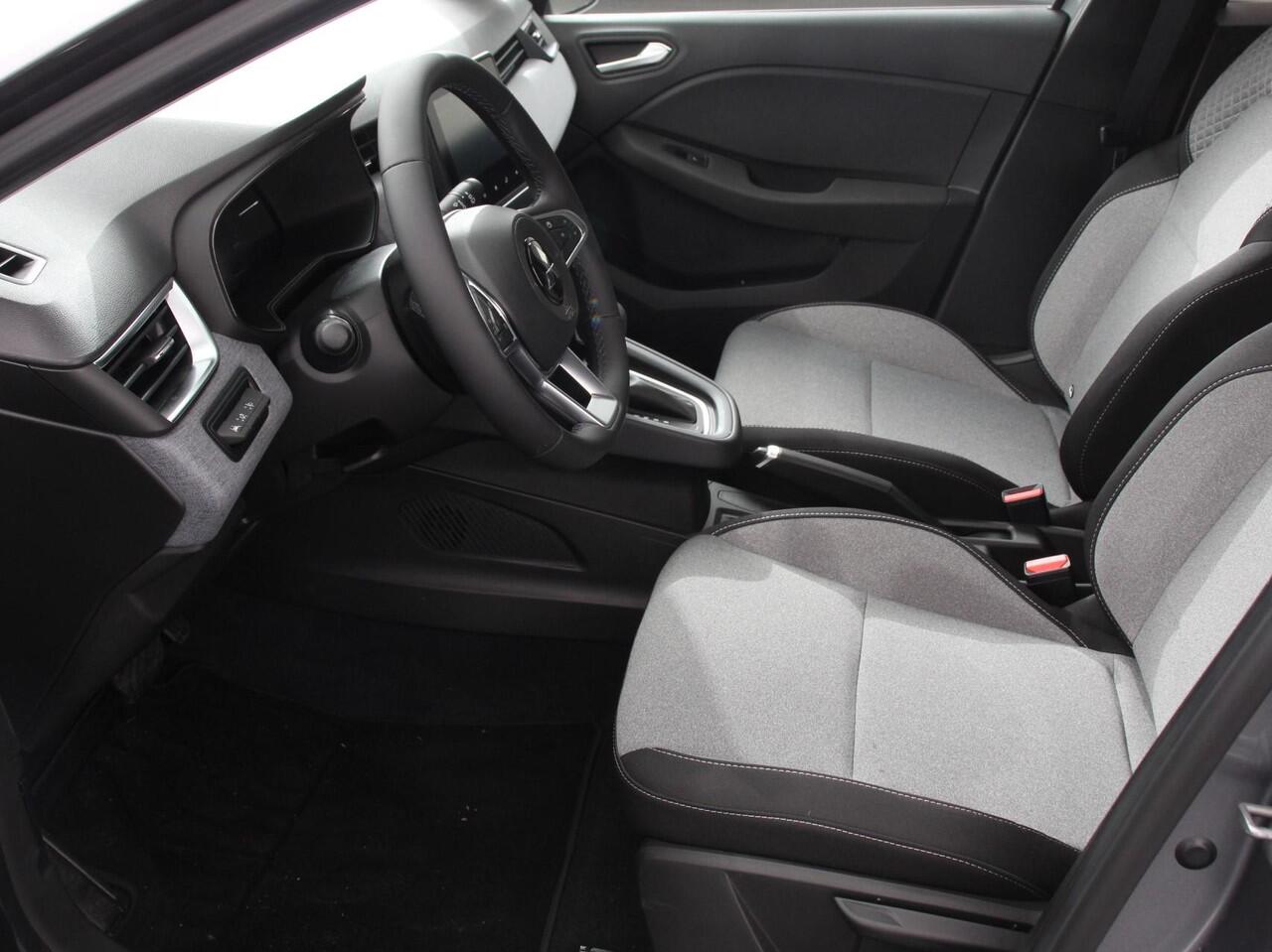 Mitsubishi COLT 1.6 HEV Automaat Intense | DEMO ! | Navigatie | d.m.v. Apple Carplay/Android Auto | Camera | Climate Control | Cruise Control | Lichtmetalen velgen | Extra Getint Glas | Digitale Cockpit