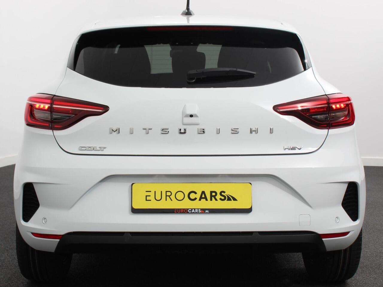 Mitsubishi COLT 1.6 HEV Automaat Intense DEMO Navigatie d.m.v. Apple Carplay/Android Auto Camera Climate Control Cruise Control Lichtmetalen velgen Extra Getint Glas Digitale Cockpit