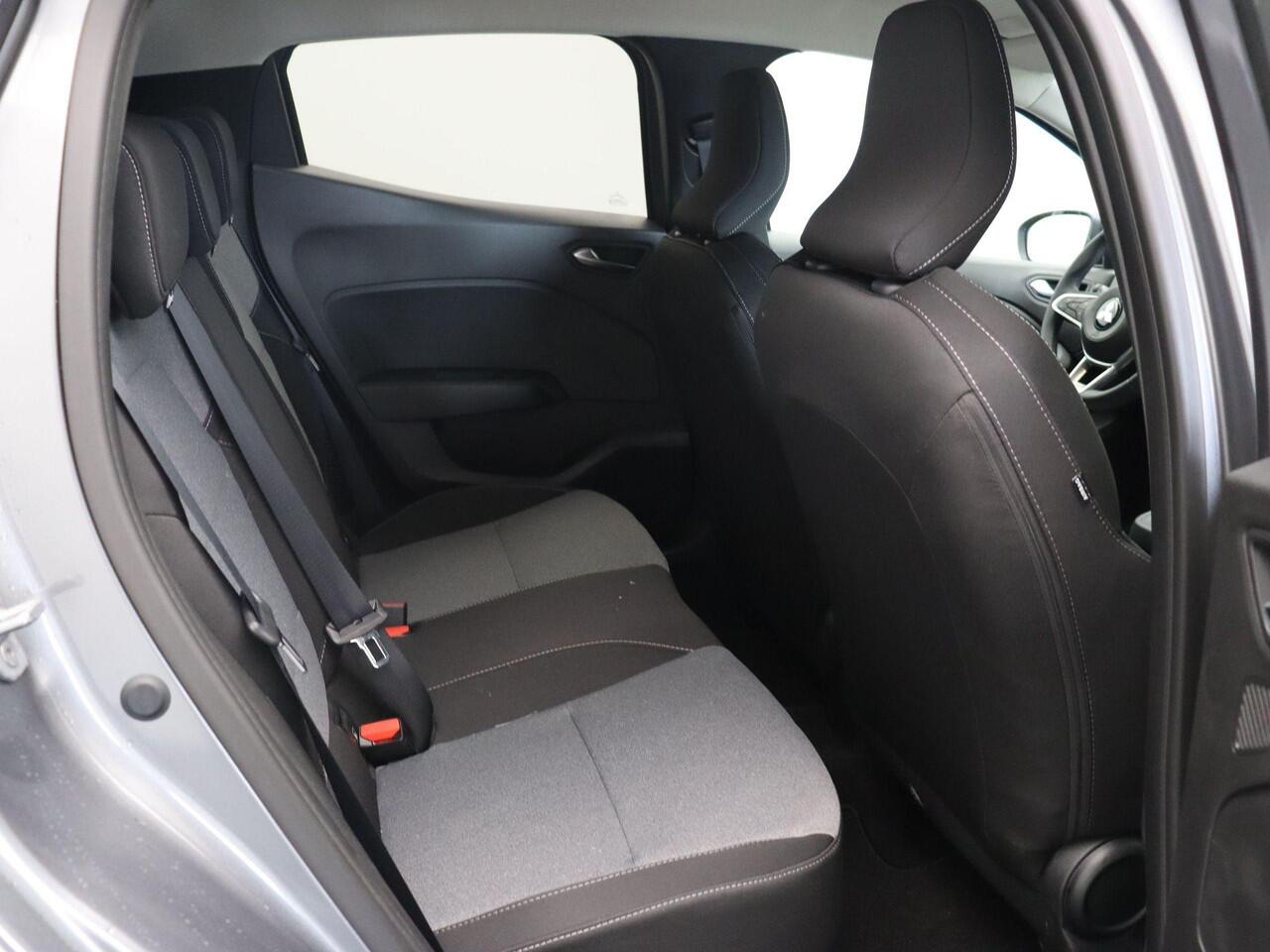 Mitsubishi COLT 1.6 HEV Intense | Automaat hybride | DAB radio | Led verlichting | Apple carplay & Android auto | Parkeersensoren voor en achter | Achteruitrijcamera |