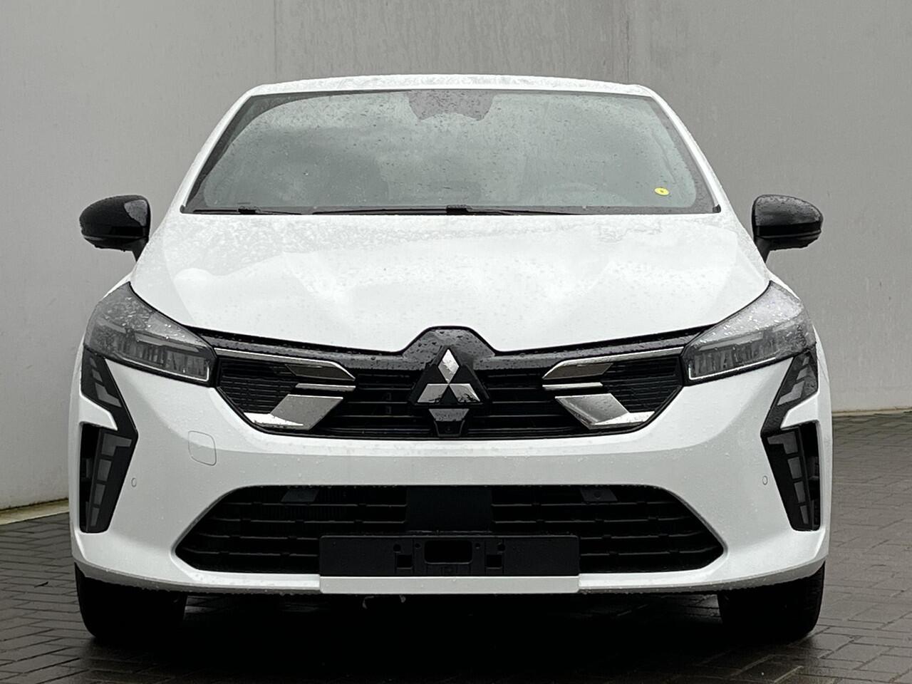 Mitsubishi COLT 1.6 HEV Instyle / ¤4000,- Voordeel Op Nieuwprijs / Rijklaarprijs / Direct Leverbaar / 17" lichtmetalen velgen / Bose Audio / Navigatie / Apple CarPlay/Android Auto / Achteruitrijcamera / Stoel/Stuurverwarming /