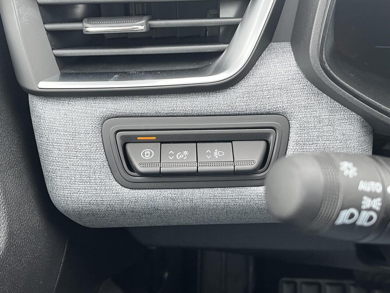 Mitsubishi COLT 1.6 HEV Intense / ¤3500,- Voordeel Op Nieuwprijs / Rijklaarprijs / Direct Leverbaar / 8 Jaar Fabrieksgarantie /