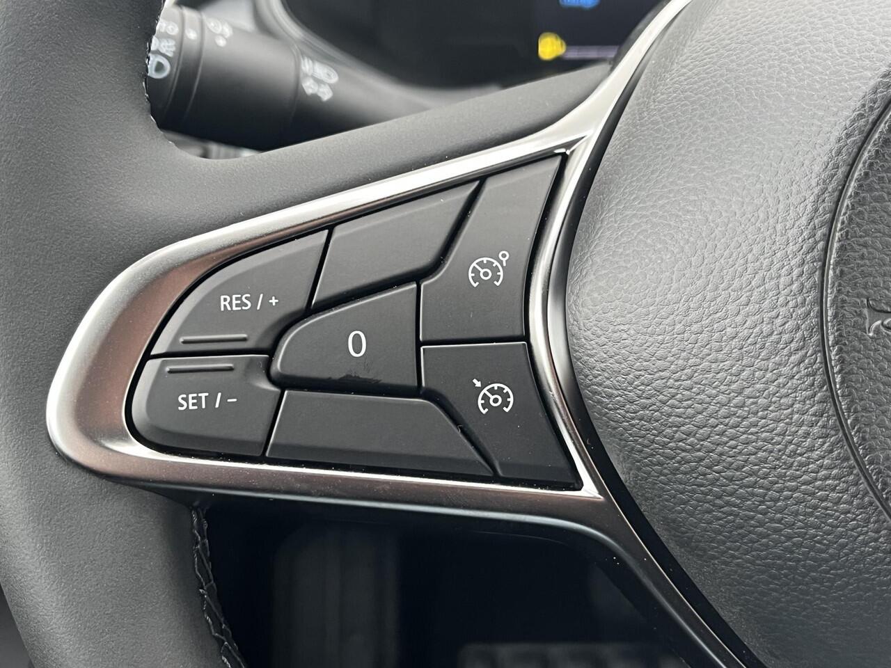 Mitsubishi COLT 1.6 HEV Intense / ¤3500,- Voordeel Op Nieuwprijs / Rijklaarprijs / Direct Leverbaar / 8 Jaar Fabrieksgarantie /