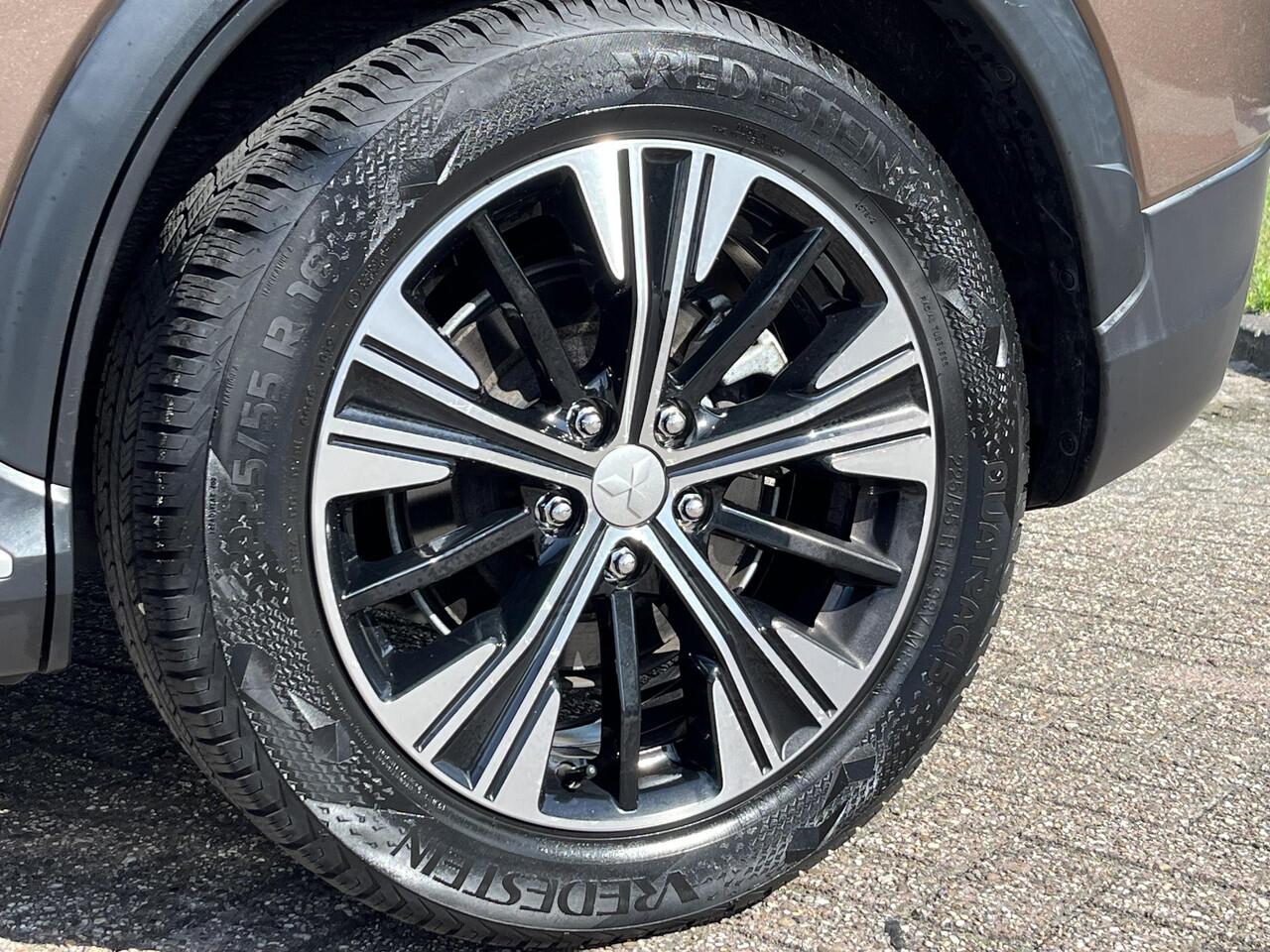 Mitsubishi ECLIPSE Cross 1.5 DI-T 4WD First Edition 163pk Automaat | Adaptieve Cruise | Head Up Display | Full Leder | | Panorama dak | Stoelverwarming | 1.600kg Trekgewicht!