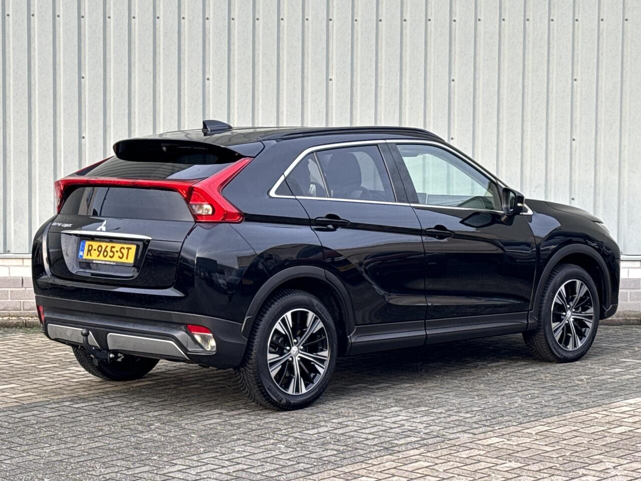 Mitsubishi ECLIPSE Cross 1.5 DI-T Intense / Apple CarPlay/Android Auto / All Season banden / Trekhaak 1600KG trekgewicht / Achteruitrijcamera / Climate Control / Stoelverwarming /