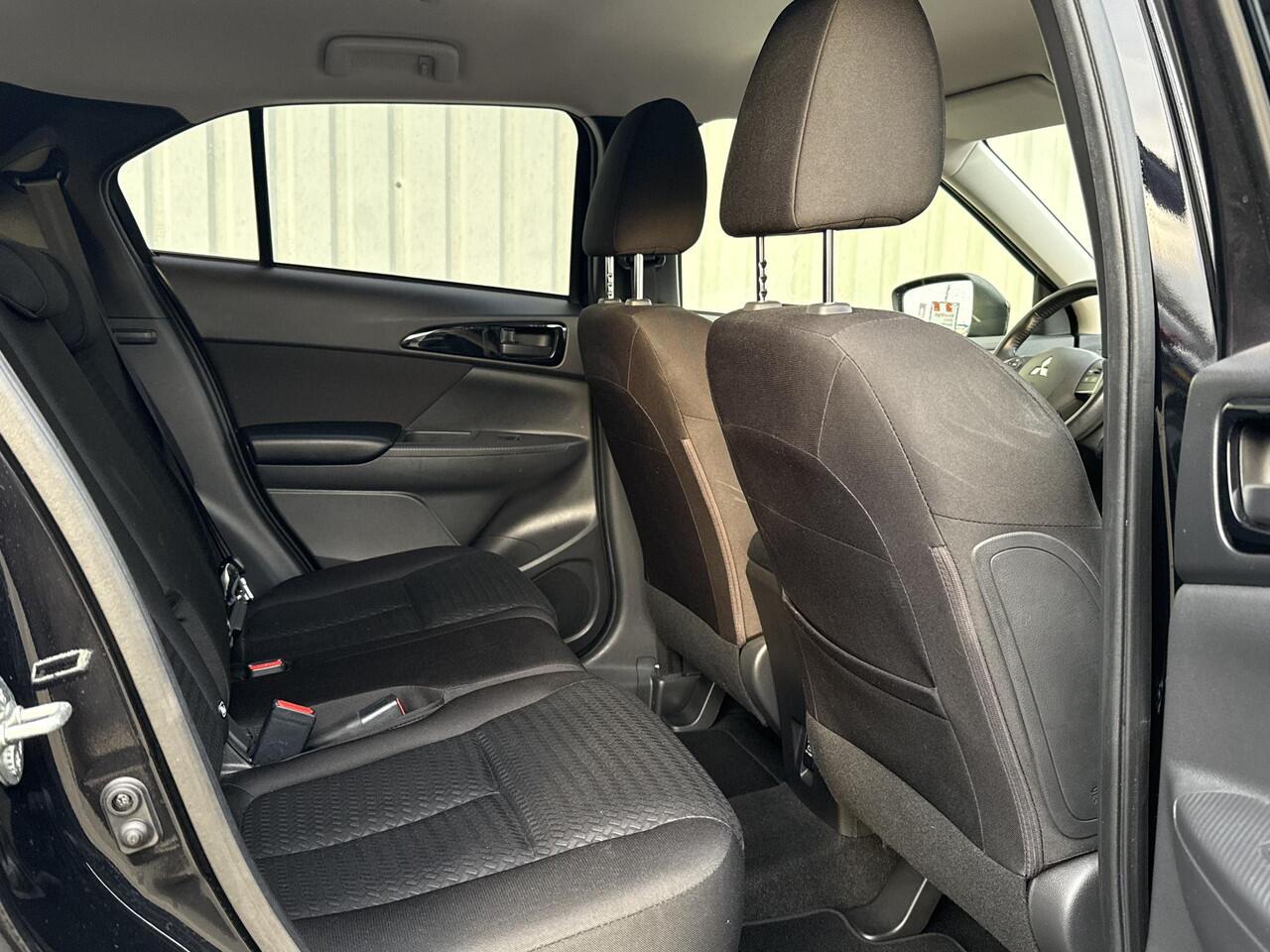 Mitsubishi ECLIPSE Cross 1.5 DI-T Intense / Apple CarPlay/Android Auto / All Season banden / Trekhaak 1600KG trekgewicht / Achteruitrijcamera / Climate Control / Stoelverwarming /