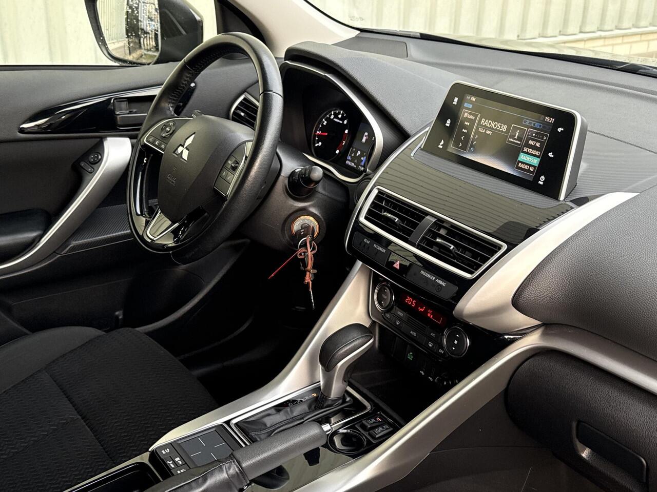 Mitsubishi ECLIPSE Cross 1.5 DI-T Intense / Apple CarPlay/Android Auto / All Season banden / Trekhaak 1600KG trekgewicht / Achteruitrijcamera / Climate Control / Stoelverwarming /