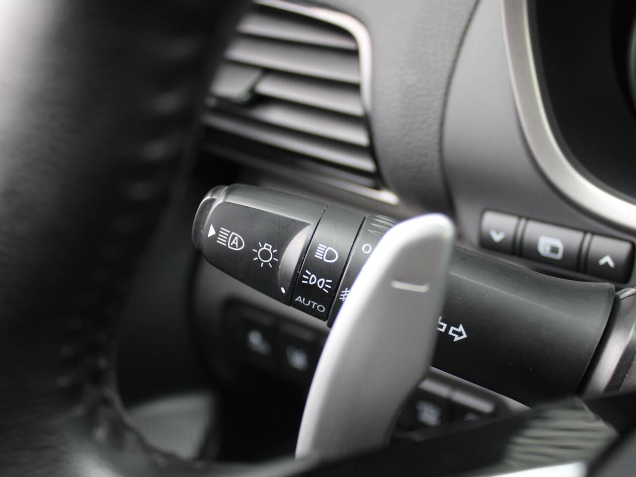 Mitsubishi ECLIPSE Cross 2.4 PHEV First Edition | Camera rondom | Stuur/stoelverwarming v+a | HUD | Winterset op LM | Dakdragers |