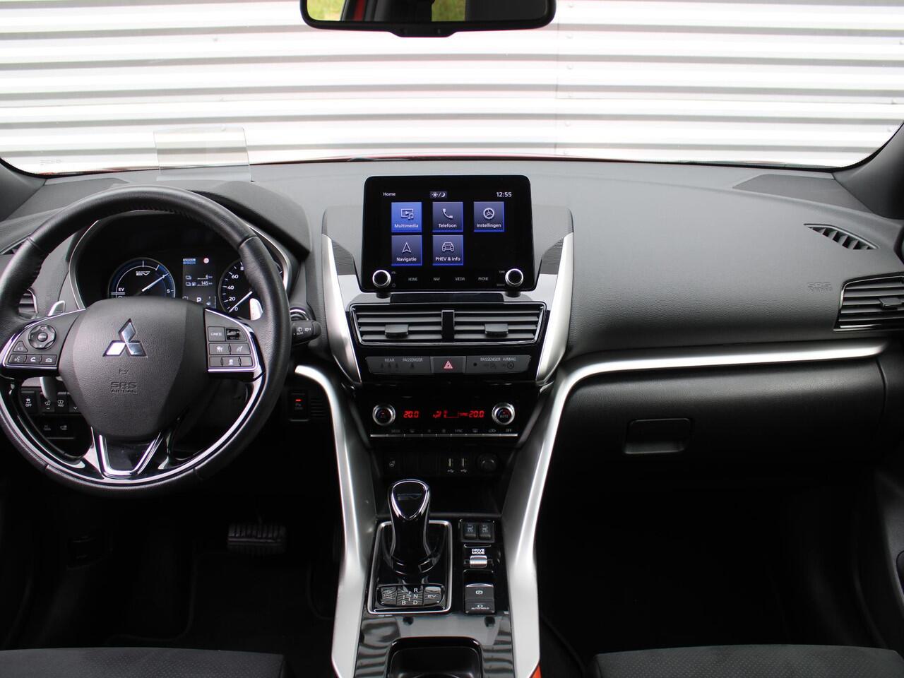 Mitsubishi ECLIPSE Cross 2.4 PHEV First Edition | Camera rondom | Stuur/stoelverwarming v+a | HUD | Winterset op LM | Dakdragers |