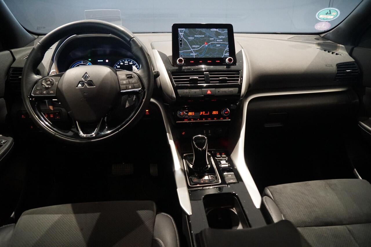 Mitsubishi ECLIPSE Cross 2.4 PHEV First Edition + HEAD-UP / 360 CAMERA /